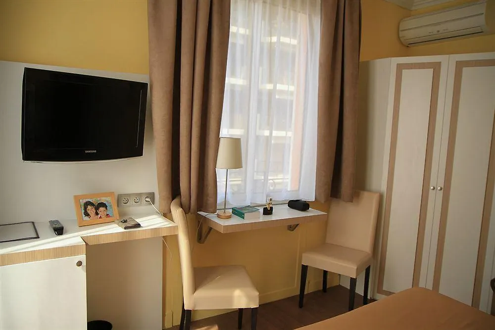 Regina Hotel Cannes 3*,